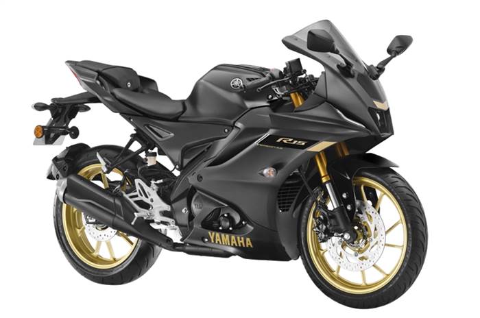 Yamaha R15 price, new black colour details.